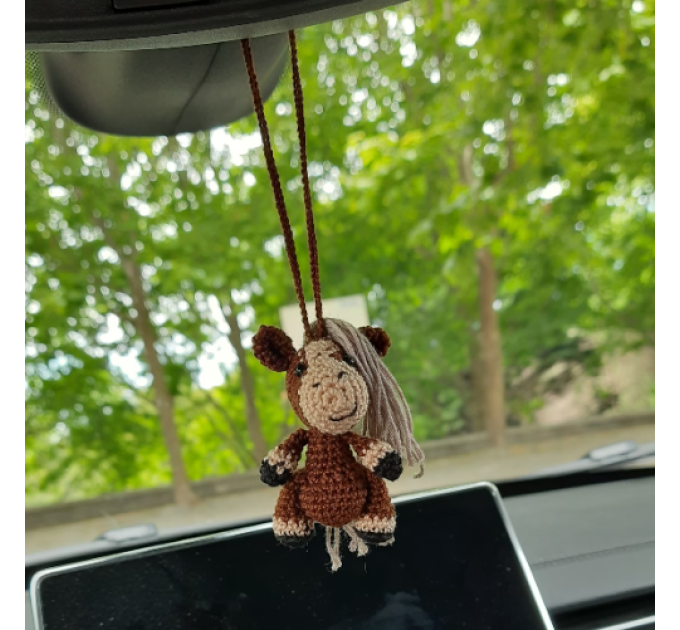 Rear view mirror charm horse, crochet keychain, backpack pendant
