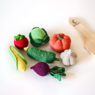 Crochet food set of 7 vegetables Play kitchen skill crinkle toy