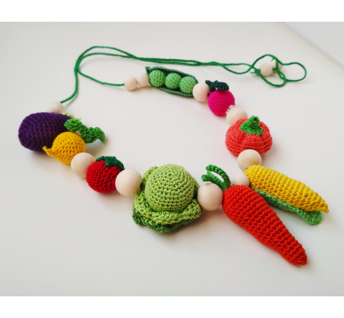 Teething necklace Busy baby Motor skills Montessori toddler Vegan gift Sling nursing toy Breastfeeding Crochet vegetable Necklace for mom